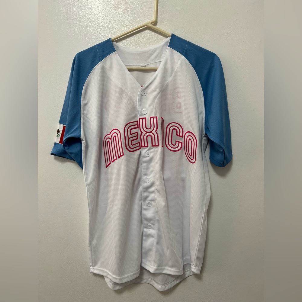 Women’s Team Mexico World Baseball Classic Jersey - Small